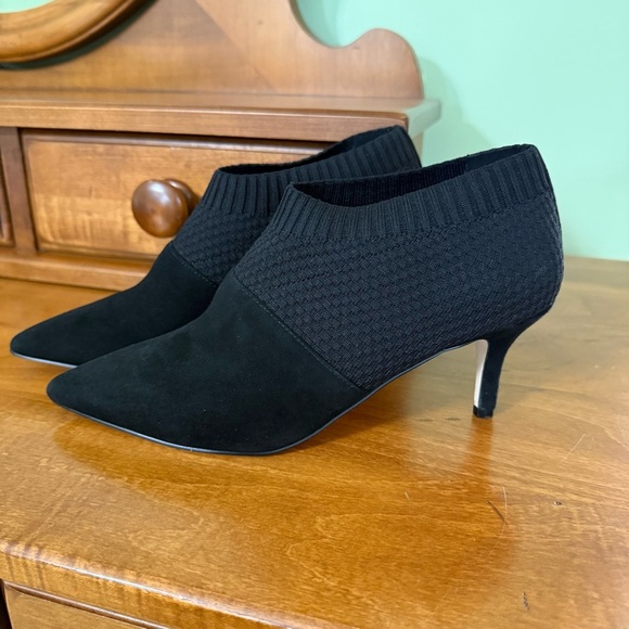 Cole Haan Grand OS black suede heel booties black ankle boots size 7 shoe - Picture 1 of 7